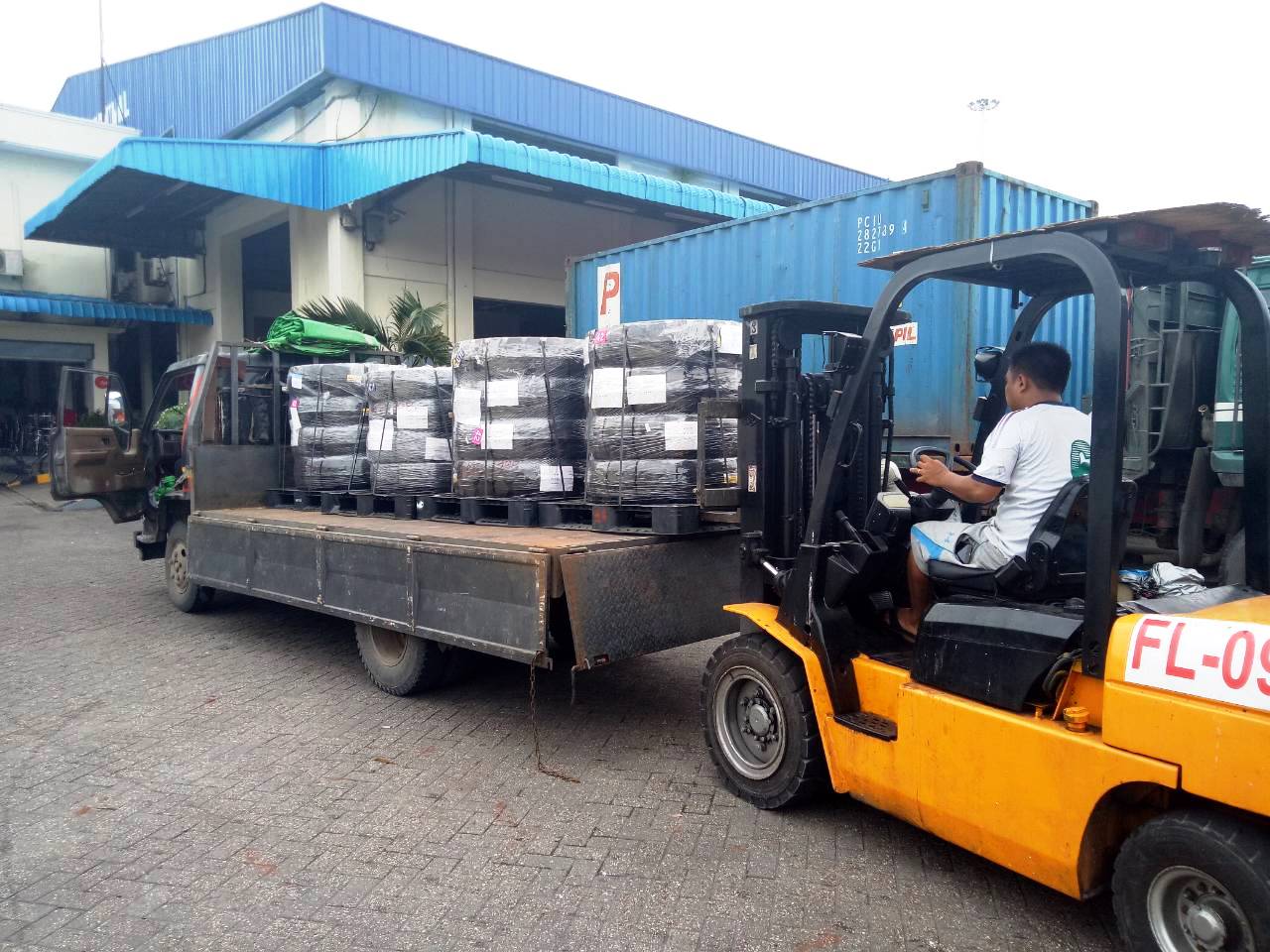 yeslogistic